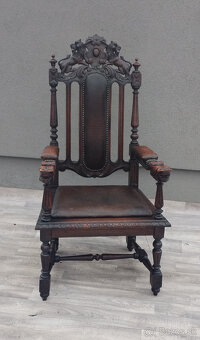 Stolička v štýle viktoriánskej neogotiky. - 3