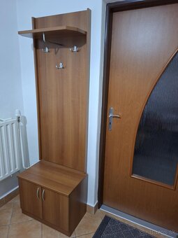 Skriňa vešiak botník - 3