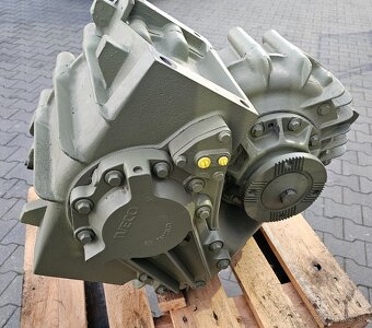 Rozvodovka IVECO TRAKKER 8x8 - 3