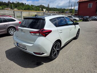 TOYOTA AURIS 1.6 i 97KW MT 6 r.v. 2018 EXECUTIVE - 3