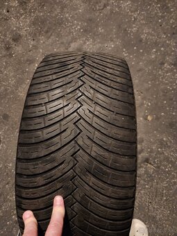 Pirelli 225 40 18 celorocne gumy - 3