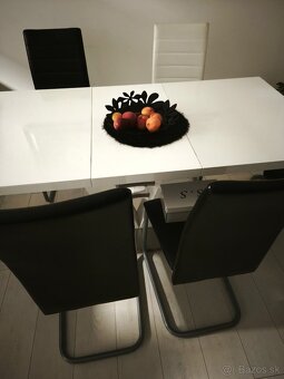 Predám jedálenský stôl so 6ks stoličiek - 3