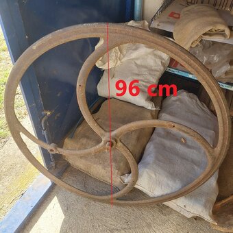Liatinové kolesá na studňu - 3