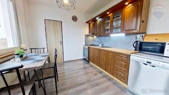 REZERVOVANÝ Predaj 2 izbového bytu Nitra - Chrenová EX - 3