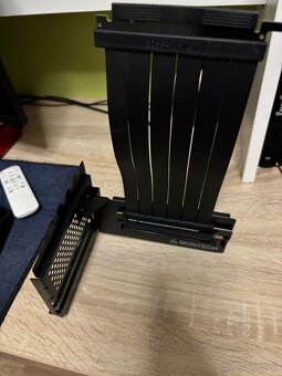 Montech vertical stojan na grafickú karzu - 3