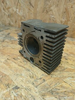 Babetta 207 hlava valca s dekompresorom - 3