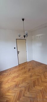 3-izbový byt s balkónomv pôvodnom stave /66 m2/, Hliny VII - 3