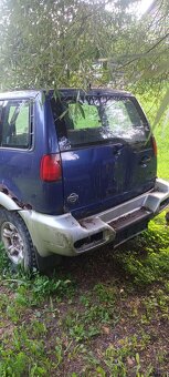 Nissan Terrano II - 3