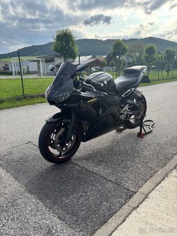 Yamaha r6 - 3