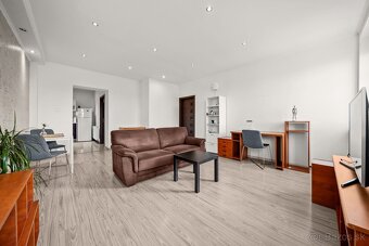 Predaj 2 izb. zrekonštruovaného bytu na Družstevnej ul. v BA - 3