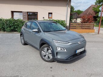 Hyundai Kona Electric 100, servisná kniha, záruka - 3