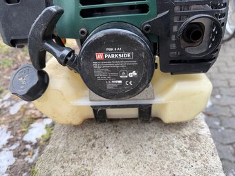 Predám benzinovy krovinorez Parkside 4 v 1 - 3