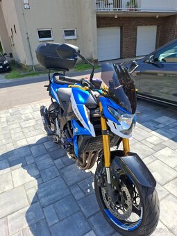 Predám Suzuki GSR 750 - 3