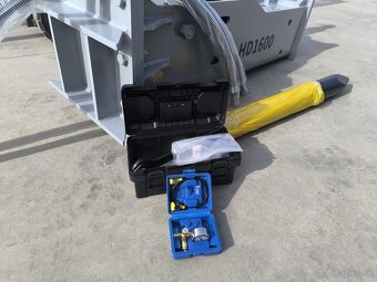 Hydraulické kladivo 1300kg - 3