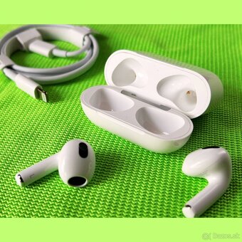 Apple AirPods 3. Generácie v top stave - originál - 3