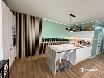 RADO | IBA U NÁS Na predaj štýlový 3-iz.byt so záhradkou, V - 3