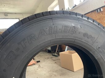 Predám pneu 245 70 r17,5 - 3