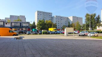 Na prenájom obchodné priestory 460 m2 na prízemí, Laborecká - 3
