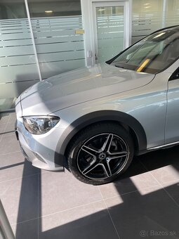Mercedes-Benz E 220d 4MATIC All-Terrain AMG - 3