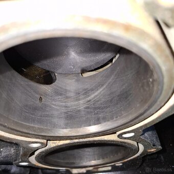 Lodný motor Johnson 70 na súčiatky. - 3