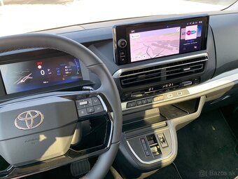 Toyota Proace Verso VIP – 8-miestny VAN na prenájom - 3