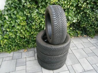 Predám 4x celoročné pneu VREDESTEIN 205/55 R16 91VXL - 3