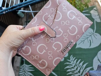 Tasticka penazenka guess 2in1 - 3