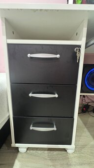 Písací stôl s priestorom pre PC, monitor a výsuvnou klávesni - 3