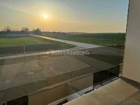 Dobré reality - NOVOSTAVBA, 3-izb. tehlový byt 84,72m2 s log - 3