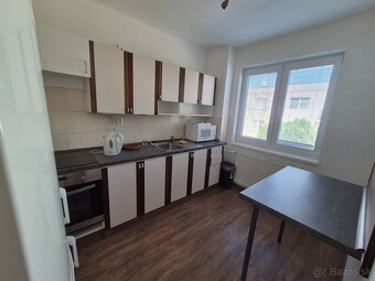 EXKLUZÍVNY DVOJGENERAČNÝ RODINNÝ DOM PO KOMPLETNEJ REKONŠTRU - 3