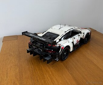 LEGO Technic 42096 Porsche 911 RSR - 3