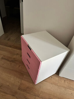 IKEA STUVA komoda – ružové poličky – 25 € - 3