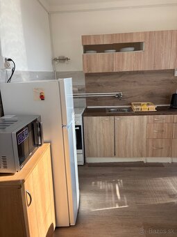 prenajmem 1 izb byt v Ke - 3