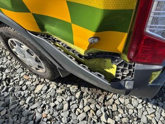 Ford Transit 4x4 sanitka - 3