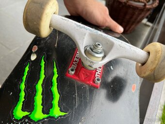 Skateboard - 3