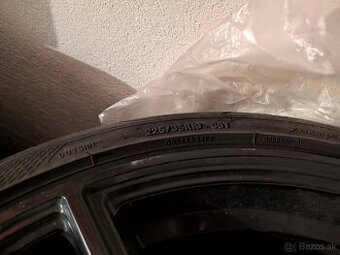 Sada disky R3 model H1, čierny lak, 19" 5x108 + Pneu GY - 3