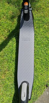 Elektrická kolobežka - Segway Kickscooter ES1 - 3