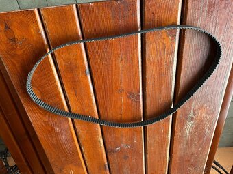 Ozubený remeň na alfa romeo - 3