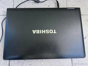 Toshiba Tecra / Intel i3 / 4GB RAM / 500GB HDD / 15.6" - 3