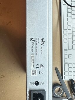 Ubiquiti UniFi Switch 24 (US-24) – 24-portový gigabitový swi - 3