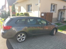 Predám Opel Astra sport turer 1.6 85 kw - 3