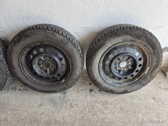 Predam pneu s diskami 195/65/r15 roztec 5x114,3 - 3