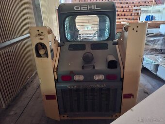 Predaj šmykom riadeného nakladača GEHL 4640 Turbo - 3