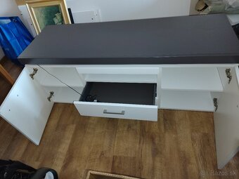 Skrinka pod televizor - 3