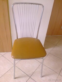 Stolíky, stoličky, dvere...... - 3