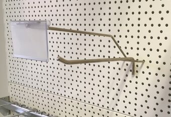 Háky na tovar a cenovkové lišty pre obchodné regály - 3