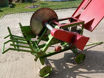 Cirkulár so stolom - 3