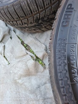 275/40 R20 - 3