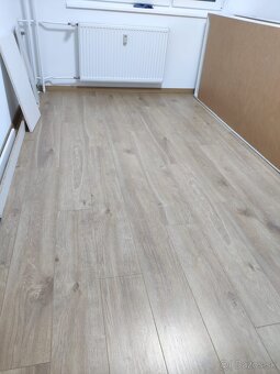 Laminátová podlaha používaná 41m2 + lišty - 3