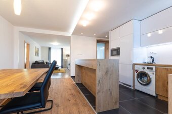 Slnečný 3-izbový byt s balkónom na Rastislavovej ulici - 3